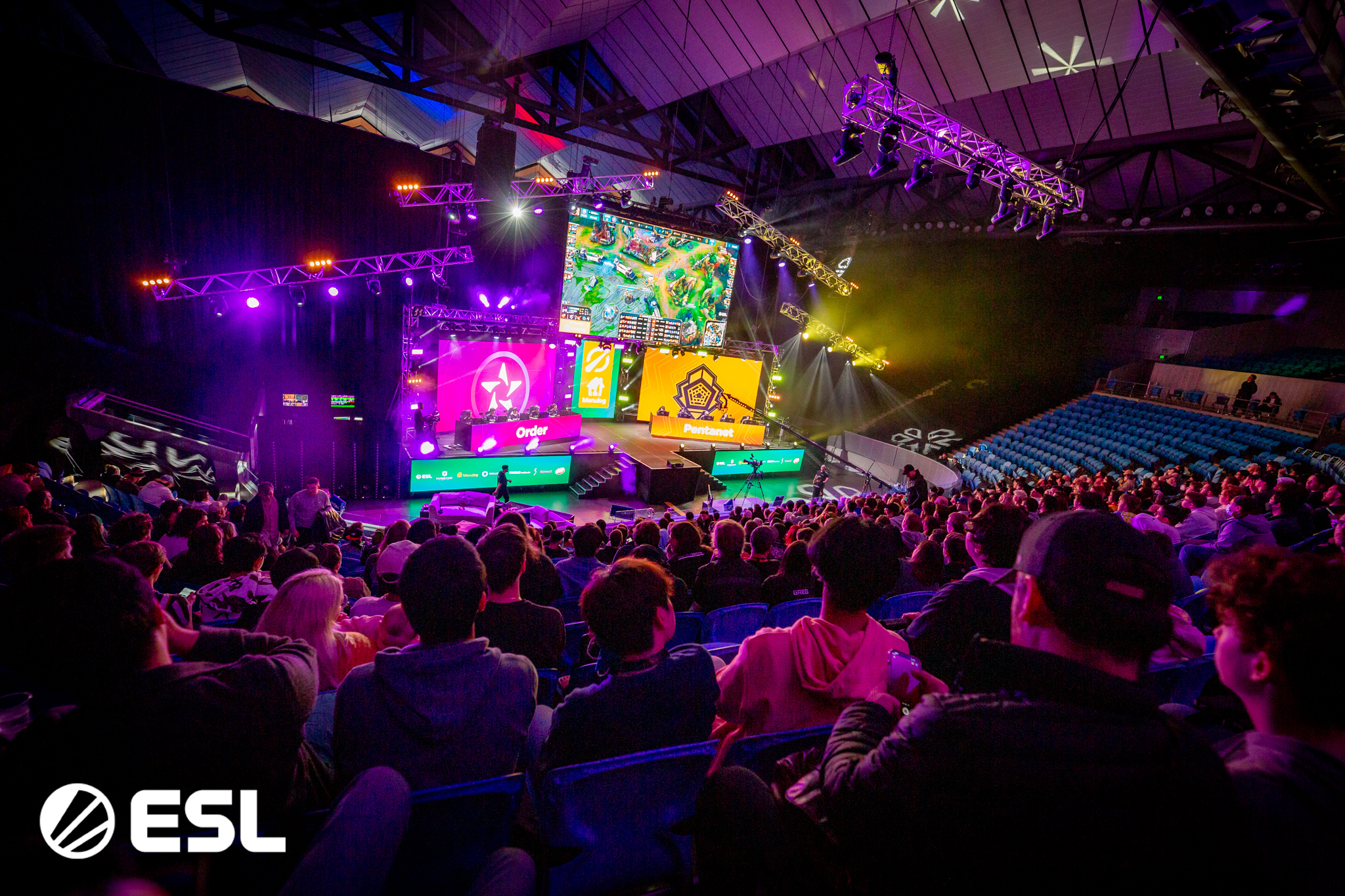 DreamHack Melbourne photograph showing stage and crowd